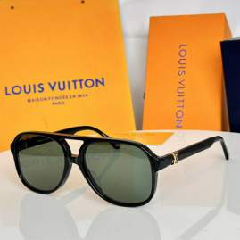 Picture of Louis Vuitton Sunglasses _SKUfw79339260fw